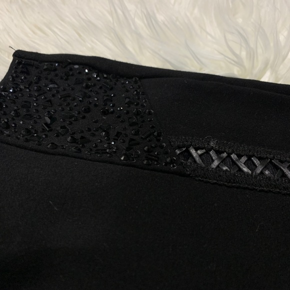 Fitted pants embellished and corset style - Picture 3 of 4